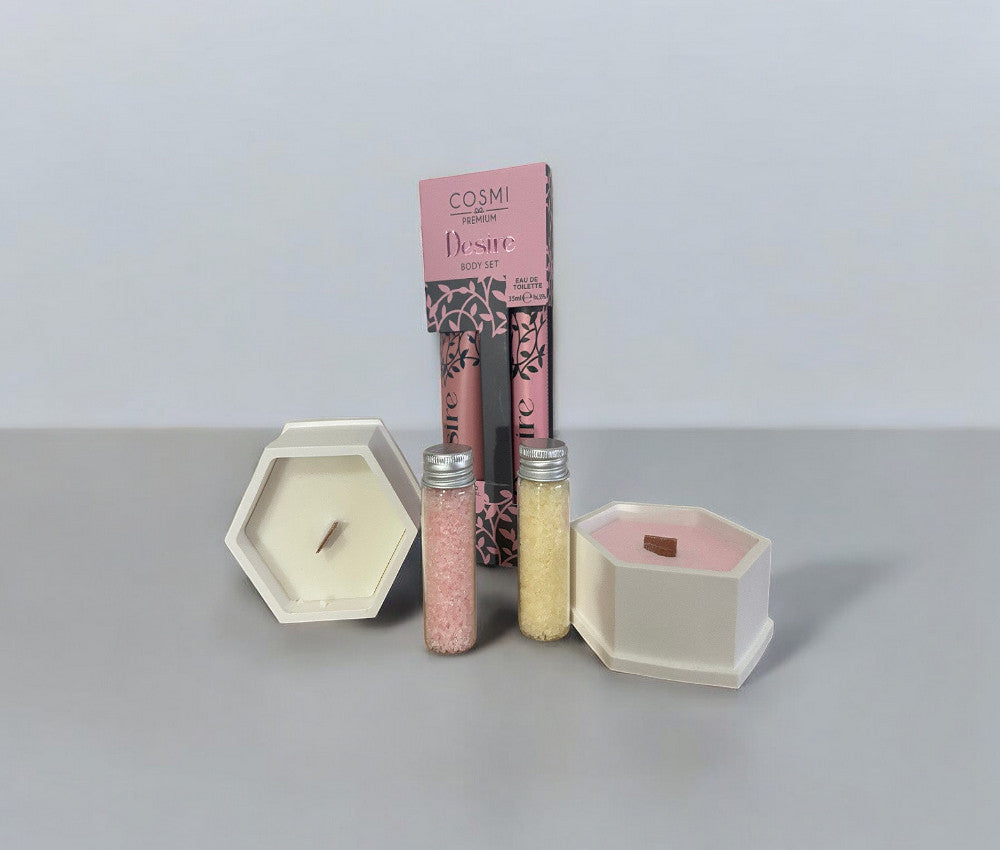 Set de baño Gel y Colonia Desire Cosmi, velas de flores de Luna de Lobos y sales de baño de Flor de Mayo.