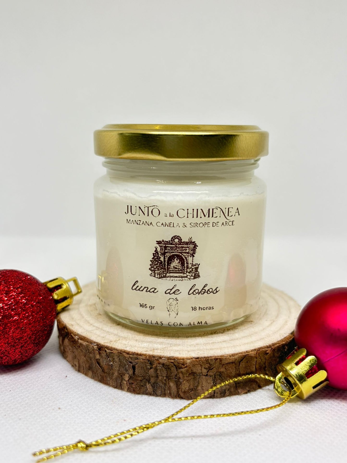 Junto a la Chimenea - Luna de Lobos