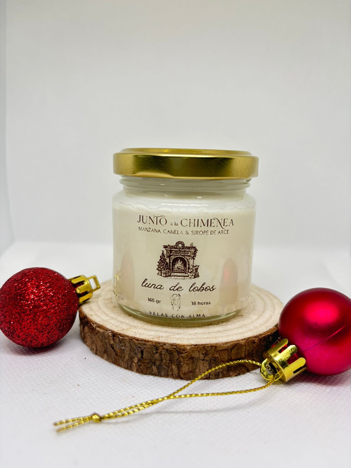 Junto a la Chimenea - Luna de Lobos