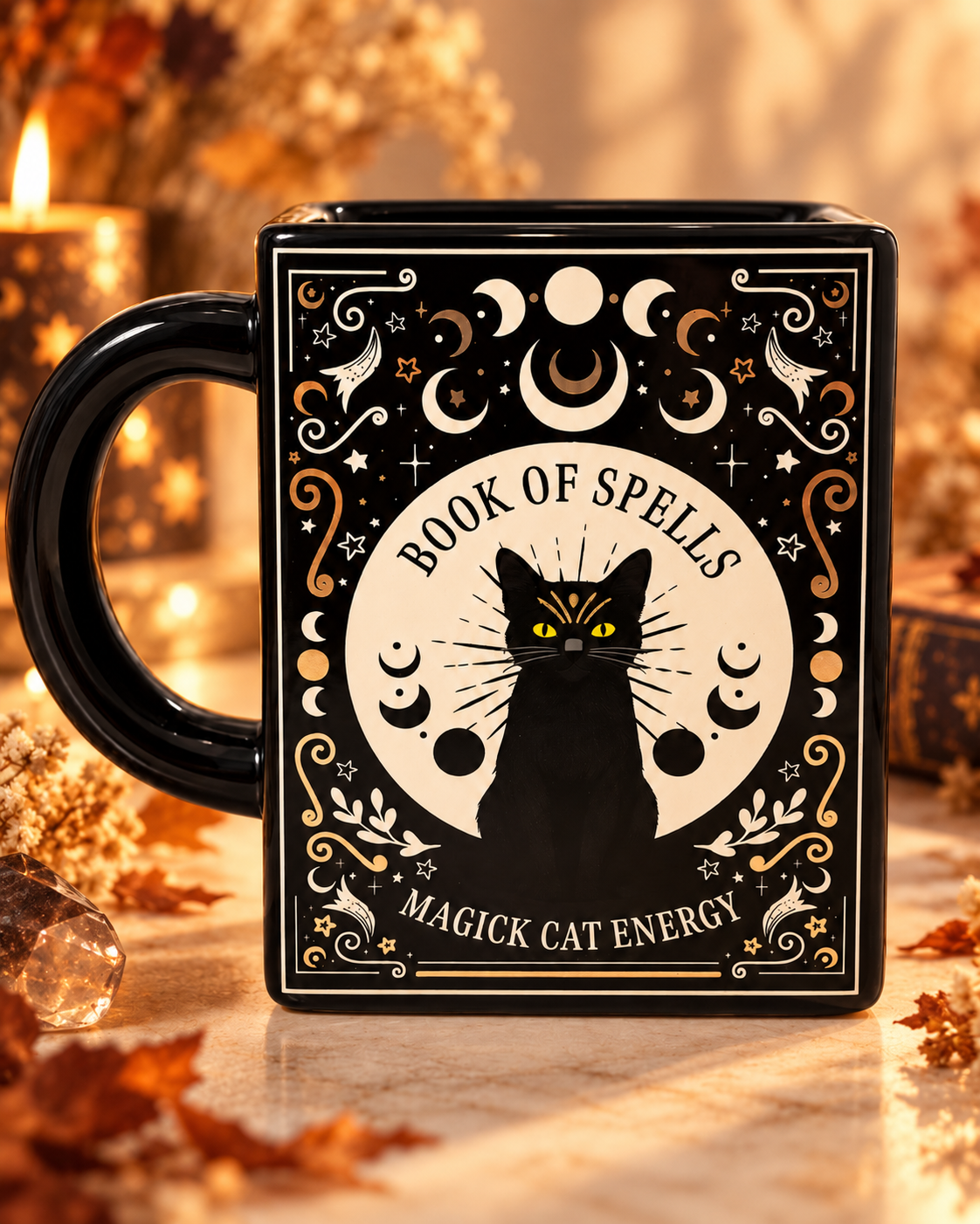 Taza vela Book of Spells Pumpkin Spice con gato negro y decoración otoñal